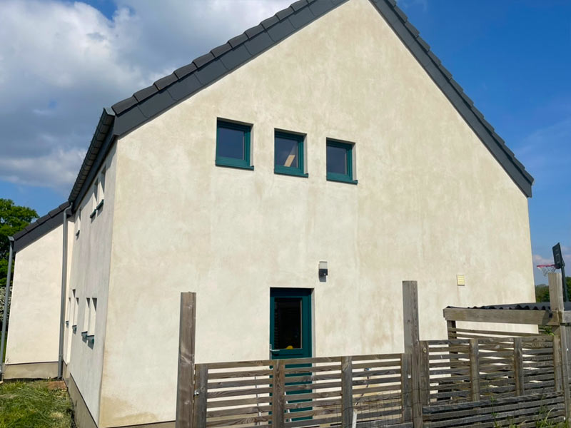 KENAVO TOITURE : Entreprise générale de rénovation de maison. Artisan couvreur dans le Morbihan 56 et le Finistère 29 … Travaux de couverture, zinguerie, nettoyage démoussage peinture hydrofuge toiture, étanchéité toit plat terrasse, isolation toiture et combles, nettoyage ravalement peinture imperméabilisation façade, pose de bardage, nettoyage des extérieurs dans le Morbihan 56 et le Finistère 29